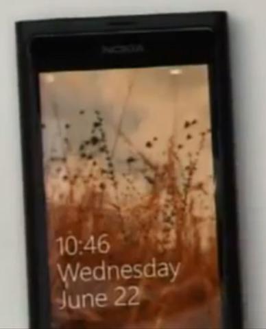 Erste Fotos von Nokias Windows-Handy aufgetaucht